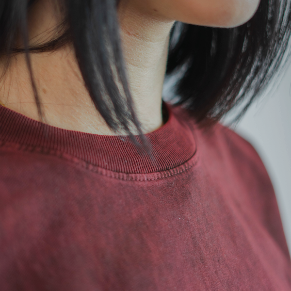 OVERSIZE ACID WASH VINO TINTO